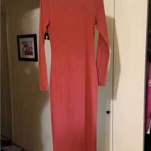 Good American Sunset Down Midi body on dress Medium (size 2 in Good American)